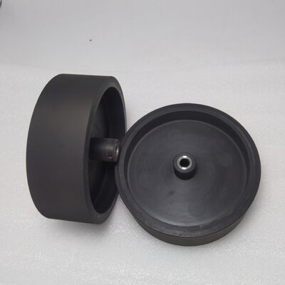 Laag geluidsniveau Rubber Roller Wheel Biedt anti-aging voordelen Perfect voor tennisclubs